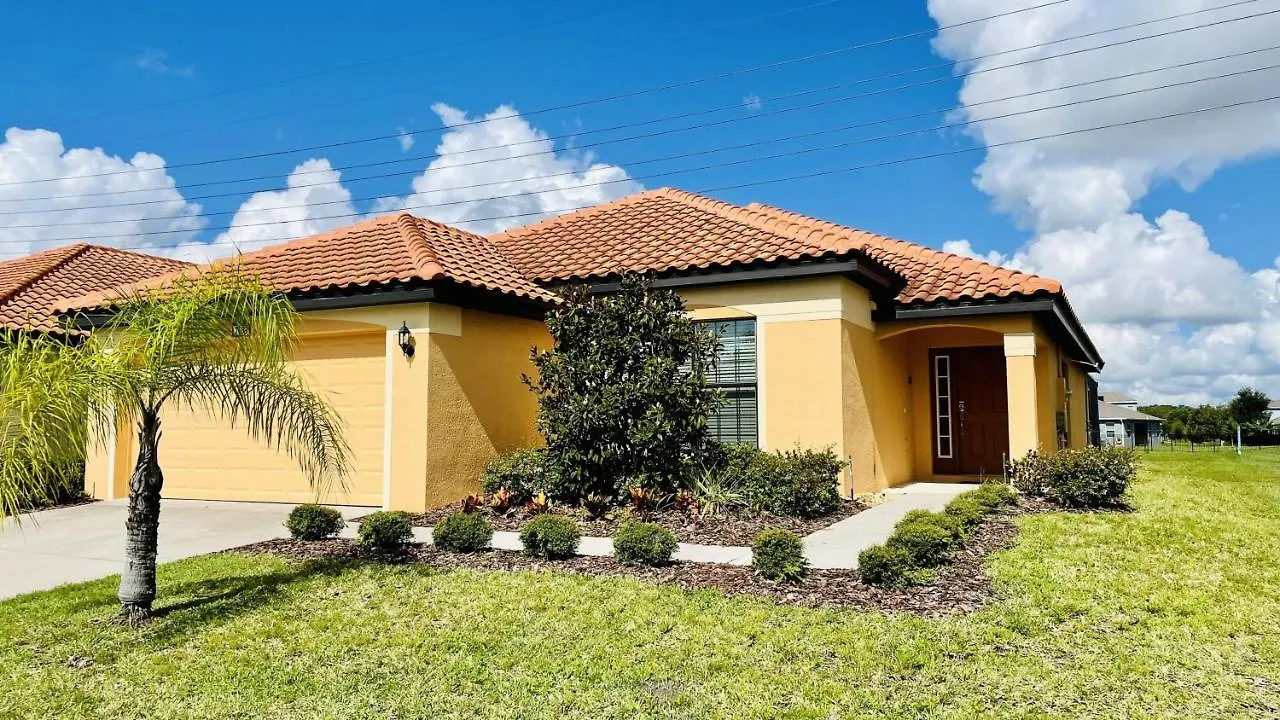Upgraded 4 Bedroom Pool Home On Gated Golf Resort Davenport 0*,  ABD